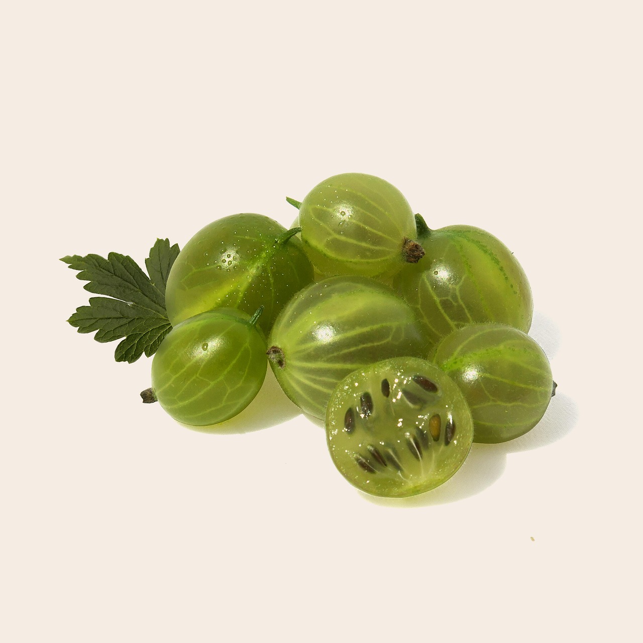 Gooseberry, fruit, health — Dr. Edward Lubin Helping Reduce Dependence on Medication Through Preventive Care