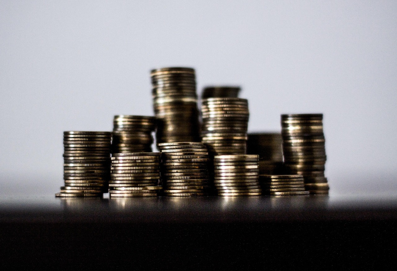 Money, business, money — Navigating the Online Landscape: Strategies for Enhancing Your Image with Social Media Specialists